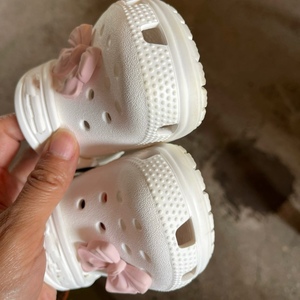 Breloques de chaussures nœud rose <span class=keywords><strong>pour</strong></span> sabots, décorations mignonnes en résine en forme de nœud <span class=keywords><strong>pour</strong></span> sabots, <span class=keywords><strong>Jibbitz</strong></span> détachables <span class=keywords><strong>pour</strong></span> enfants et filles, accessoires de chaussures adorables - Product Image 2