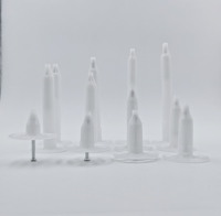 Fabriqué en Chine Matériaux de construction en plastique Attaches isolantes Clous en béton Clous pour panneaux isolants muraux