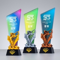 Nouveau design de trophée de badminton en or, argent et bronze, trophée en cristal personnalisé avec impression couleur, trophée sportif en cristal