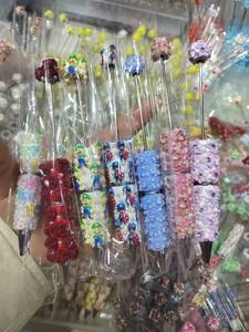 Stylos à perles DIY best-sellers transfrontaliers, stylos à bille robustes en argile souple, fournitures scolaires mignonnes - Product Image 4