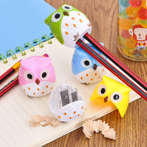 Sacapuntas con forma de búho para niños, sacapuntas manual de plástico para estudiantes de escuela primaria, tipo animal de color aleatorio - Product Image 2