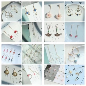 1kg 160-200 paires de boucles <span class=keywords><strong>d</strong></span>'oreilles mixtes en gros, vente aléatoire au poids, boucles <span class=keywords><strong>d</strong></span>'oreilles tendance, <span class=keywords><strong>prix</strong></span> le plus bas, <span class=keywords><strong>bijoux</strong></span> en vrac, <span class=keywords><strong>usine</strong></span> de Yiwu - Product Image 5