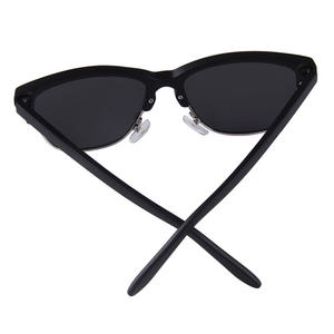Gafas de Sol Polarizadas Clásicas Semimontura para Hombre, Protección UV400, Montura Negra, Lentes TAC, Moda para Actividades al Aire Libre - Product Image 5