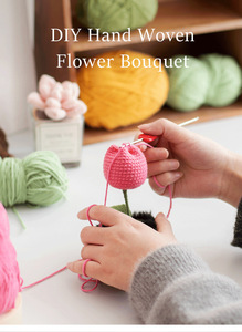 Ramo de 5 Rosas Tejidas a Crochet de 11 Pulgadas con Asas, en Bolsa de PET, Regalo para Cumpleaños, Aniversario, Boda - Product Image 5