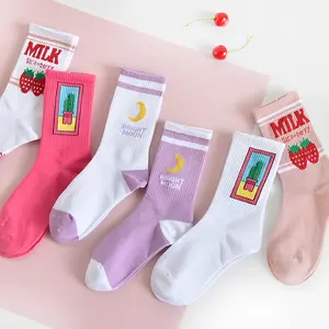 Calcetines de algodón japonés para mujer, medias de dibujos animados coloridos, kawaii, Luna, fresa, cactus, regalo de Navidad