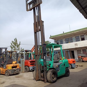 Used Mitsubishi FD30 Counterbalance Forklift 3 Ton S4S Diesel Engine Solid Tire Well-Maintained for Factory <b>Handling</b> - Product Image 6