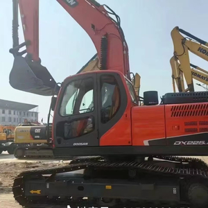 รถขุด DOOSAN DX225LCA มือสอง ขนาด 20 ตัน พร้อมเครื่องยนต์คัมมินส์ เกียร์คาวาซากิ สีเดิมจากโรงงาน  มอเตอร์แท้จากเกาหลี ราคาถูกในสหราชอาณาจักร - Product Image 1