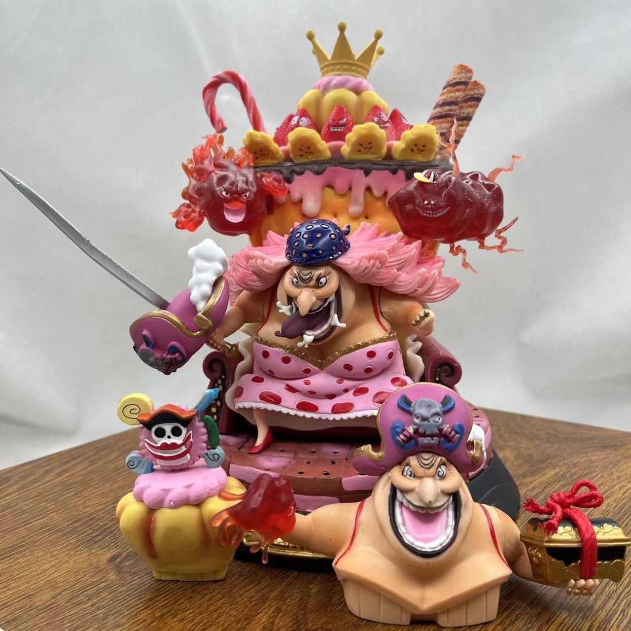 ชิ้นเดียว: แม่ใหญ่แม่บัลลังก์