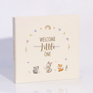 Impression personnalisée de jolies pages intérieures épaisses au design mignon pour les cinq premières années du carnet de souvenirs de bébé. - Product Image 1