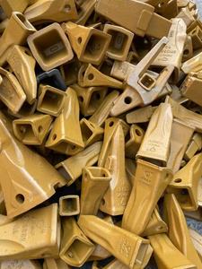 Denti per Benna di Escavatore PC100 PC200 PC200-8 E320D E336D - Product Image 6