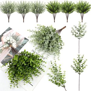 Feuilles d'eucalyptus artificielles Guanyi en plastique vert, pour décoration de mariage, maison et extérieur, branche unique moulée par injection - Product Image 1