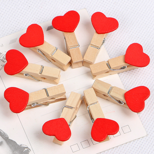 Clip a forma di cuore in legno per cartoni animati Color peg 3.5cm di lunghezza mini clip per <span class=keywords><strong>foto</strong></span> decorazione per la casa - Product Image 1