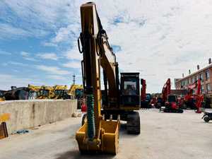 รถขุดตีนตะขาบไฮดรอลิก20ตัน320D2หนอนผีเสื้อใช้แล้วพร้อมส่วนประกอบมอเตอร์ & เกียร์โมเดล2015 - Product Image 2