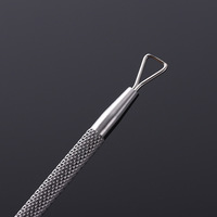 Poussoir à cuticules pour ongles avec conception à double tête pour l'élimination des peaux mortes Fader de manucure en acier inoxydable pour l'élimination des peaux mortes
