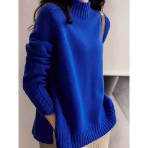 Pull col roulé bleu avec fente latérale pour femme – Taille S - Product Image 1