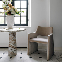 Moderner Minimalistischer Taupe-Velours Esszimmer-Armlehnstuhl mit Ausschnitt-Rückenlehne Gepolstert für Hotel Restaurant Großhandel Gewerbe