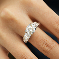 Bague de fiançailles personnalisée de luxe en moissanite 3 carats VVS1 couleur D taille brillant, monture à griffes en argent S925 de haute qualité, certifiée GRA pour femme