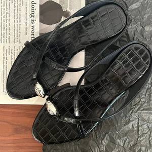 Nouvelles sandales d'été 2026 à brides croisées et boucle d'orteil pour femme, talon bas, pour la plage et les vacances, sandales de marche en plein air - Product Image 4