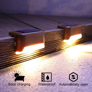 Lampe solaire LED blanc chaud pour marches, éclairage de jardin étanche, décoration de balcon pour patio, escalier, clôture, chemin extérieur FX-SOSG019 S - Product Image 3