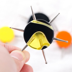 Aimeiier Herramienta de Manicura Multiusos 6 en 1 con Puntas de Disco Volador, Bolígrafo de Puntos para Arte de Uñas DIY, Puntas de Metal con Diferentes Puntos de Perforación - Product Image 4
