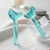 Fabricant direct – Globes de glace Gua Sha en forme de cœur, masseur facial, boules de verre remplies d'eau de haute qualité, couleur et logo personnalisables