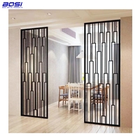 Paravent de séparation en métal (acier, laiton, aluminium) au design personnalisé, moderne et luxueux, avec technique de courbure, pour intérieur et extérieur