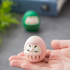 Figura Pequeña de <span class=keywords><strong>Daruma</strong></span>, Juego de Muñecos <span class=keywords><strong>Daruma</strong></span> Japoneses, Estatua de Cerámica de <span class=keywords><strong>Daruma</strong></span> de la Buena Suerte para Decoración de Interiores, Hogar, Coche y Escritorio - Product Image 5