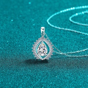 Collar con colgante de diamante en forma de gota de agua al por mayor para mujer, joyería de moissanita en forma de pera personalizada de plata esterlina S925 - Product Image 3