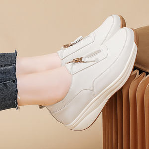 Nouveau de haute qualité 2025 moyen âge dames chaussures semelle épaisse fermeture éclair sans lacet mode femmes marche Sneaker USA Offre Spéciale modèles <span class=keywords><strong>marque</strong></span> - Product Image 3