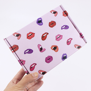 Caja de Envío de Cartón Corrugado de Diseño Personalizado 10X8X4, Materiales Reciclados Rosados, Laminación Mate, Relieve para Embalaje de Cosméticos - Product Image 5