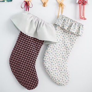 Patron de <span class=keywords><strong>couture</strong></span> pour chaussette de Noël matelassée à volants et nœuds, téléchargement numérique, modèle de chaussette de Noël à carreaux floraux pastel pour débutants - Product Image 4