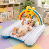 Tapis de sol gonflable souple en PVC pour bébé, tapis de jeu d'activités avec balles suspendues, vente en gros