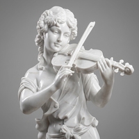 Statue de fille jouant du violon en marbre blanc naturel sculpté à la main, sculpture de dame jouant du violon avec socle en colonne