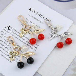 พวงกุญแจโลหะรูปเชอร์รี่คริสตัล 3 มิติ คุณภาพสูง สำหรับ<span class=keywords><strong>กระเป๋า</strong></span>ถือ <span class=keywords><strong>กระเป๋า</strong></span><span class=keywords><strong>สะพาย</strong></span><span class=keywords><strong>ข้าง</strong></span> ของผู้หญิง แฟชั่นระดับไฮเอนด์ - Product Image 5