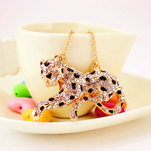 Lindo cristal Rhinestone leopardo coche llavero mujer bolso accesorios colgante Animal llavero <span class=keywords><strong>335</strong></span> - Product Image 4
