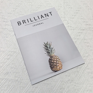 Livre à couverture souple avec reliure agrafée, impression offset et papier d'art, avec plastification, pour usage publicitaire - Product Image 1