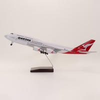Modèle réduit d'avion en résine LED Boeing 747-400 Qantas avec support Échelle 1/150 47cm