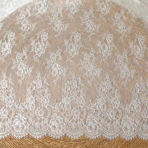 Tela de Encaje Chantilly Francés con Borde de Pestañas Bordadas con Patrón Floral de Nailon para Decoración del Hogar, Manteles y Cortinas - Product Image 1