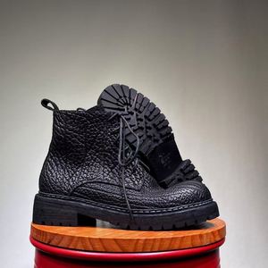 Bottes à lacets pour hommes en cuir de buffle faites à la main avec larges sangles, talons hauts, semelles épaisses, style sombre, chaussures tendance pour l'hiver et l'automne - Product Image 2
