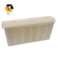 Suministros de apicultura, controlador de desove de abeja reina de plástico de fila única/doble, caja de Control de Reina, jaula de Reina, barrera de abeja