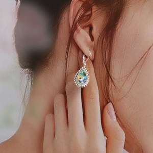 Boucles d'oreilles goutte d'eau à la mode pour femmes, boucles d'oreilles plaquées argent hypoallergénique en acier inoxydable, bijoux minimalistes pour un usage quotidien - Product Image 6