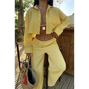 Ensemble décontracté jaune à carreaux avec col à capuche en tissu tricoté brodé pour l'été et l'automne – Un ensemble comprenant un haut, un short et un pantalon à nœud - Product Image 5