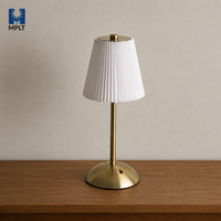 Lampe de table rechargeable avec abat-jour en tissu plissé, interrupteur tactile, batterie 1800 mAh, LED 1,2 W, lumière chaude 2700-4000 K pour chambre à coucher