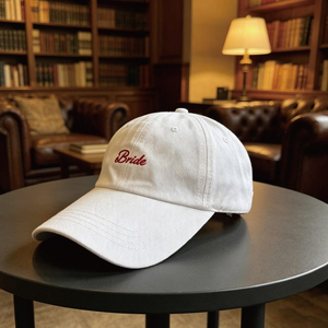 Casquette de baseball blanche brodée pour mariée, ajustable avec boucle métallique, casquette à 6 panneaux, personnalisable, décontractée, unisexe, en coton, style Dad Hat - Product Image 4