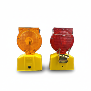 Feux de signalisation clignotants solaires à LED pour barricades routières, haute visibilité et protection IP68 pour <span class=keywords><strong>la</strong></span> sécurité routière, 20 ans d'expérience en vente en gros - Product Image 1