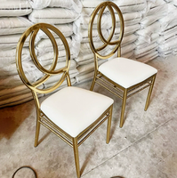 Chaise de banquet empilable en tissu rembourré avec cadre en métal doré résistant à l'usure pour hôtel, mariage, restauration, salle de réception