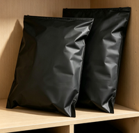 Pochettes refermables noires givrées imprimées sur mesure, sacs réutilisables et recyclables pour l'emballage de sous-vêtements et de vêtements, vente en gros