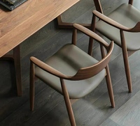 Chaise de salle à manger moderne au design nordique, cadre en bois massif, avec coussin souple, en cuir, chaise de restaurant