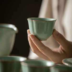 Taza de Té Kung Fu de Porcelana Ru Ware, Taza Individual para Degustación, Hecha a Mano, de Cerámica, con Forma de Pétalo, Estilo Tradicional Chino - Product Image 2