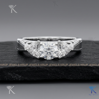 Bague de fiançailles à trois pierres en diamant CVD cultivé en laboratoire sur mesure, certifiée IGI, taille brillant, or massif blanc D.E. Couleur E Mariage Romantique